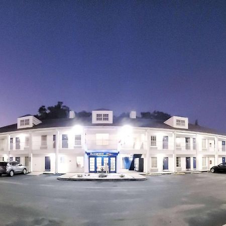 Baymont By Wyndham Eufaula Hotel Exterior photo