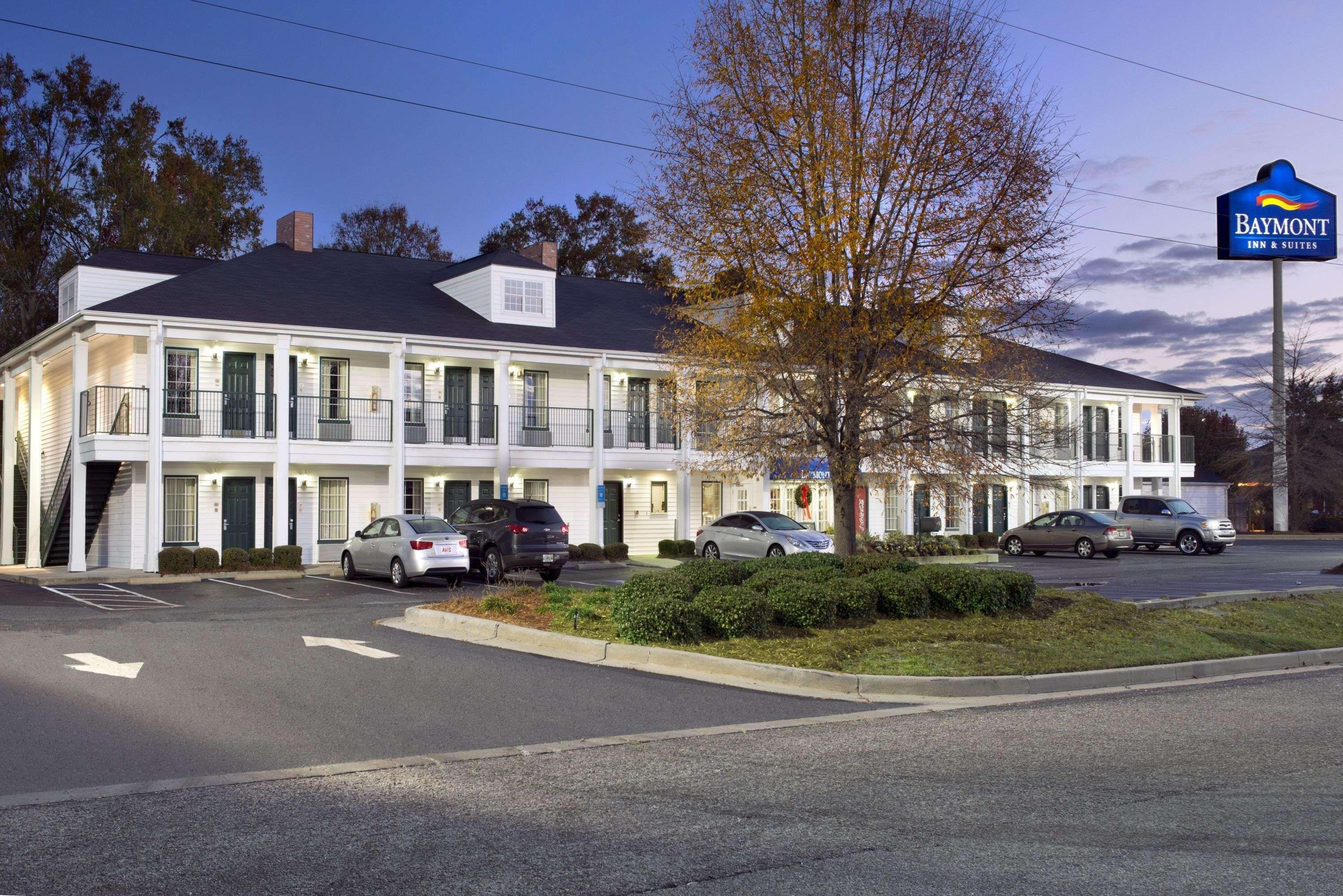 Baymont By Wyndham Eufaula Hotel Exterior photo