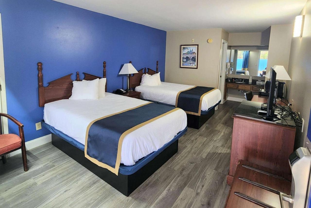 Baymont By Wyndham Eufaula Hotel Exterior photo