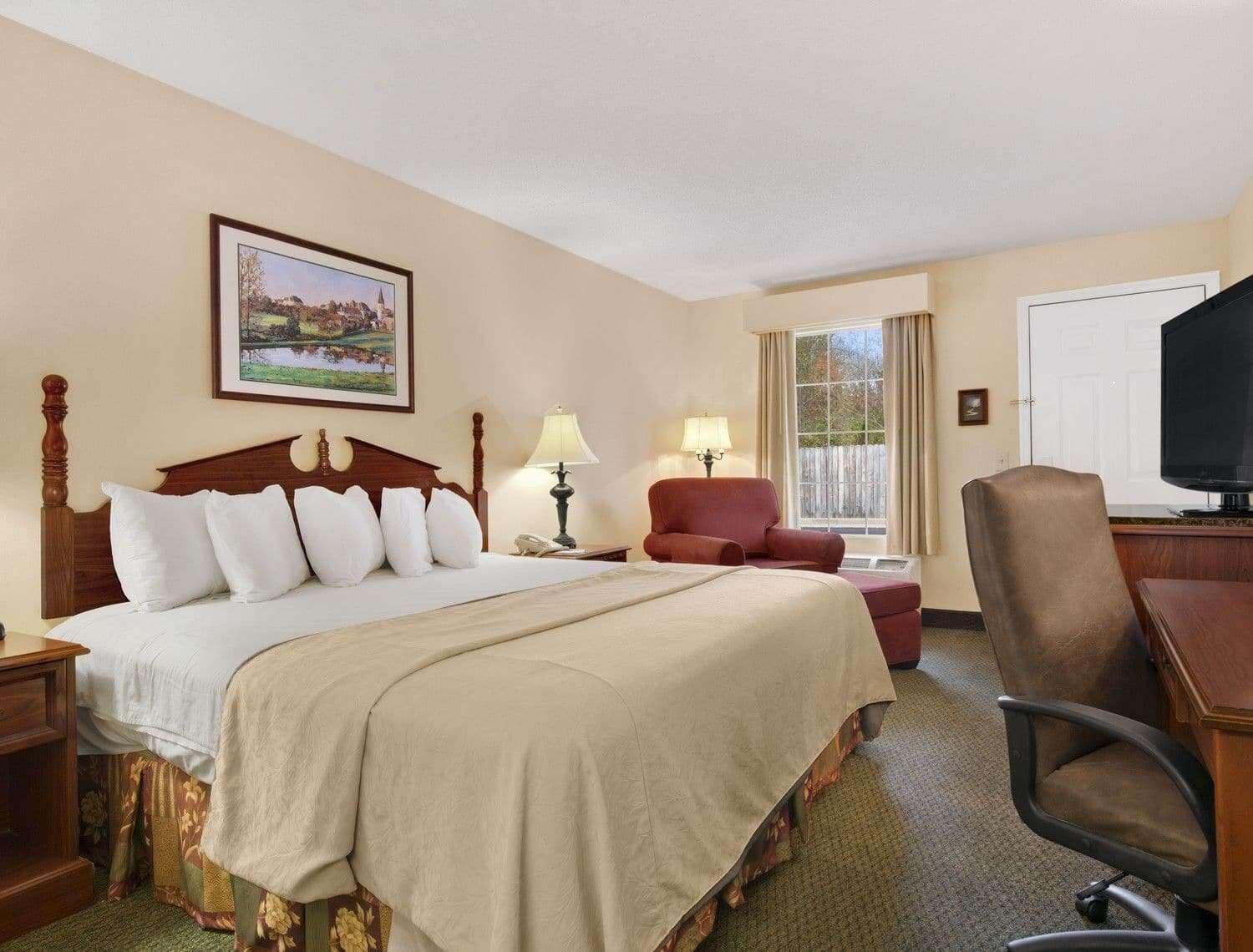 Baymont By Wyndham Eufaula Hotel Exterior photo
