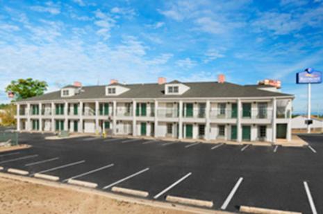 Baymont By Wyndham Eufaula Hotel Exterior photo